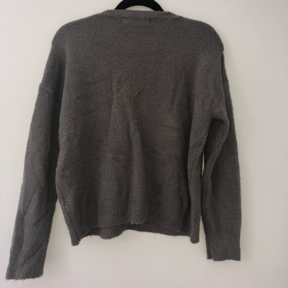 Forever 21: Cozy gray sweater - Picture 2 of 4